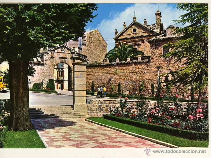 Postales: MAGNIFICA POSTAL ALAMEDA CALVO SOTELO Y PUERTA DEL ANGEL   (JAEN)