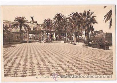 Cartoline: TARJETA POSTAL DE CADIZ. ALAMEDA MARQU&Eacute;S DE COMILLAS.