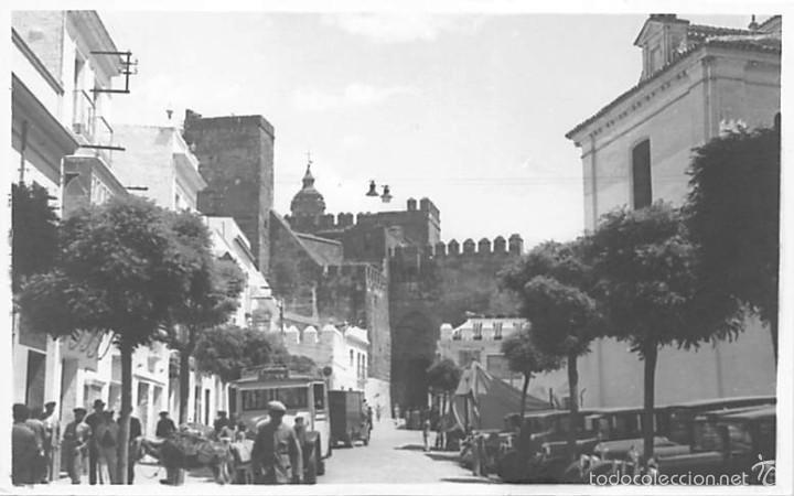 Postales: Carmona. Puerta de Sevilla y Calle San Pedro