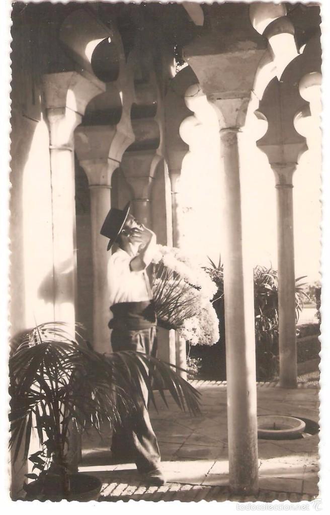 Postales: MALAGA, TIPICO VENDEDOR DE BIZNAGAS, FOTO CORTES, SIN CIRCULAR