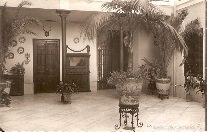 Cartoline: Vendo Postal Antigua de Cordoba, (Patio Cordob&eacute;s), Otra foto en el interior.