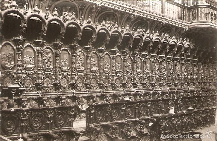 Cartoline: Vendo Antigua Tarjeta Postal de Cordoba, Mezquita Catedral, detalle de la silleria del coro.
