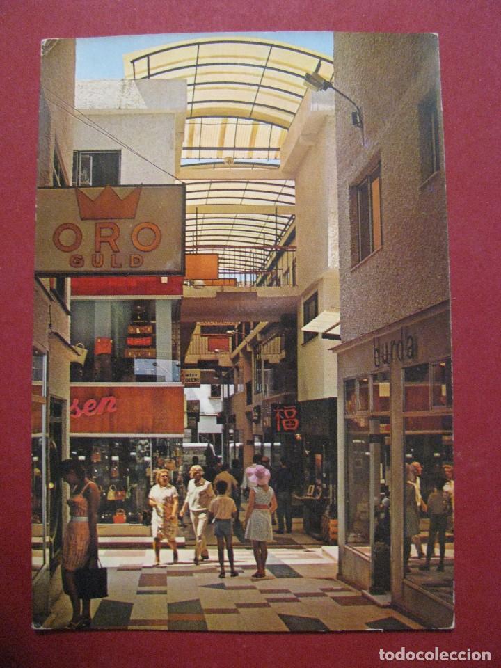 Postales: POSTAL DE TORREMOINOS. PASAJE DE ANDALUCIA. GARCIA GARRABELLA. A&Ntilde;OS 70. SIN CIRCULAR.