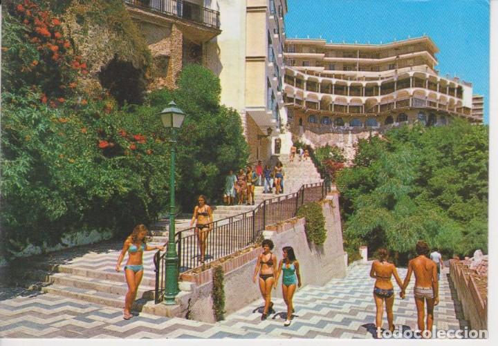 Postales: (1027) TORREMOLINOS. BAJADA A LA PLAYA - Foto 1