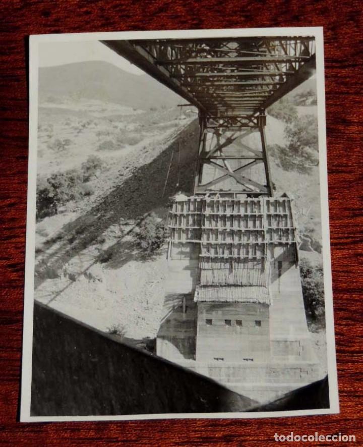 Postales: Fotografia de la construcci&oacute;n del viaducto Murtigas, Compa&ntilde;&iacute;a del Ferrocarril de Zafra (Extremadura)