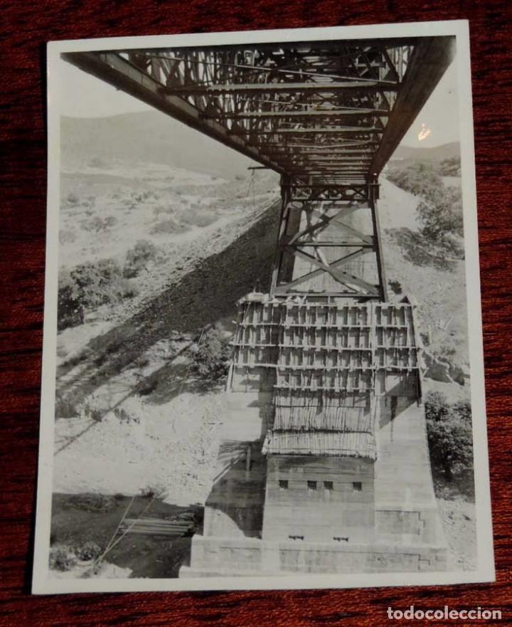 Postales: Fotografia de la construcci&oacute;n del viaducto Murtigas, Compa&ntilde;&iacute;a del Ferrocarril de Zafra (Extremadura)