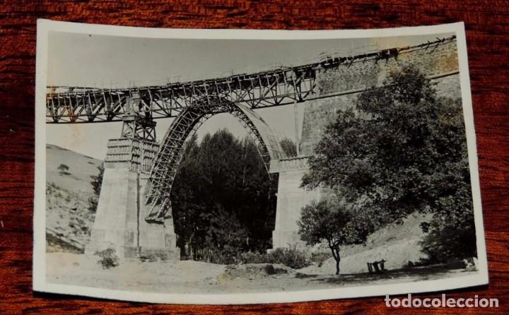 Postales: Fotografia de la construcci&oacute;n del viaducto Murtigas, Compa&ntilde;&iacute;a del Ferrocarril de Zafra (Extremadura)