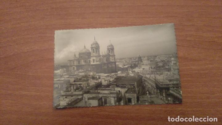 Postales: POSTAL CADIZ CATEDRAL Y VISTA PARCIAL CIRCULADA