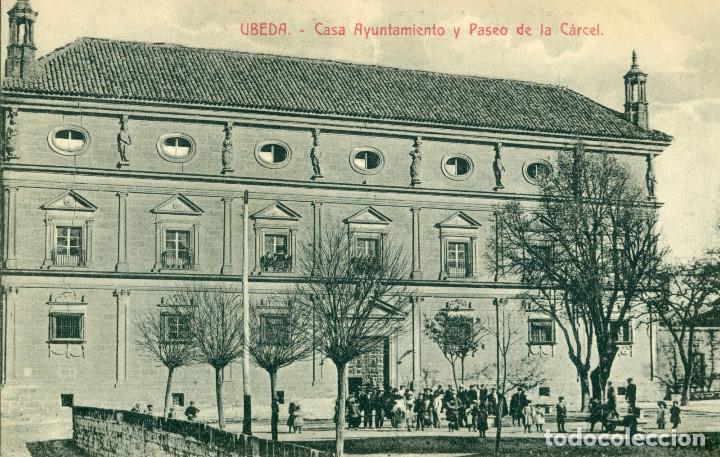 Postales: UBEDA. CASA AYUNTAMIENTO Y PASEO DE LA CARCEL. HACIA 1920.