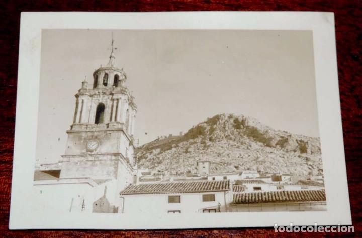 Postales: FOTOGRAFIA DE MARTOS, JAEN, A&Ntilde;O 1956, MIDE 10 X 7,5 CMS. POR EL REVERSO TIENE ESCRITO LA DESCRIPCION