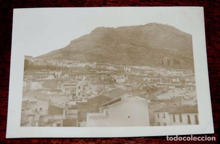 Postales: FOTOGRAFIA DE MARTOS, JAEN, A&Ntilde;O 1956, MIDE 10 X 7,5 CMS. POR EL REVERSO TIENE ESCRITO LA DESCRIPCION