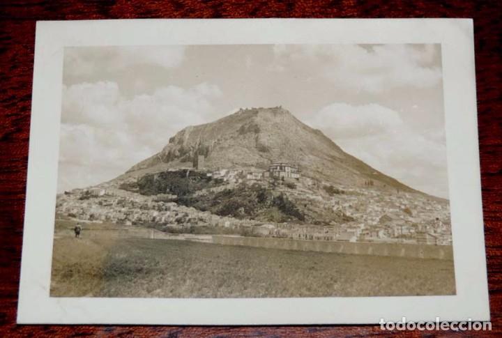 Postales: FOTOGRAFIA DE MARTOS, JAEN, A&Ntilde;O 1956, MIDE 10 X 7,5 CMS. POR EL REVERSO TIENE ESCRITO LA DESCRIPCION
