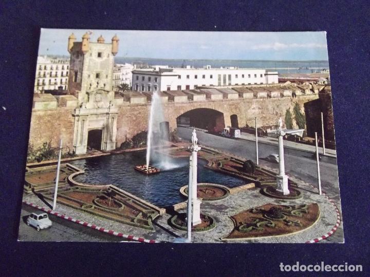 Postales: CADIZ-V3-ESCRITA-PUERTA DE TIERRA Y MONUMENTOS A SAN SERVANDO Y SAN GERMAN