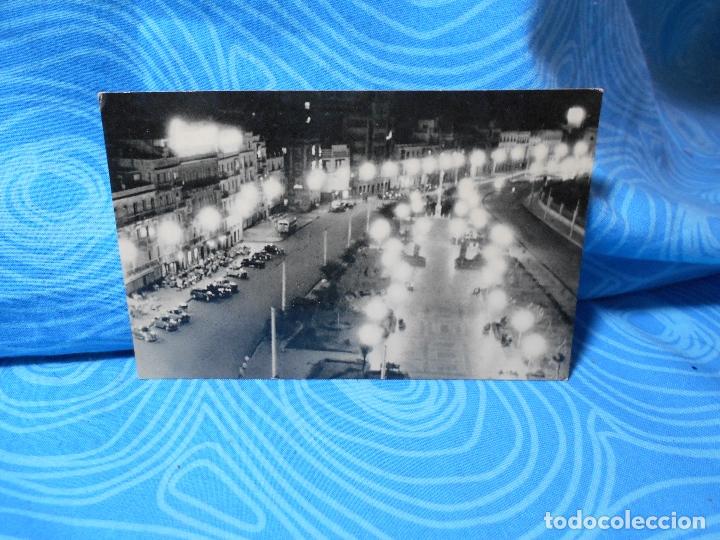 Postales: FOTO POSTAL CADIZ , VISTA NOCTURNA AVENIDA RAMON DE CARRANZA, PUBLICITARIA