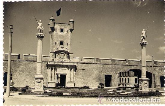 Postales: -56670 POSTAL CADIZ, PUERTA DE TIERRA, EDICIONES SICILIA, SIN CIRCULAR