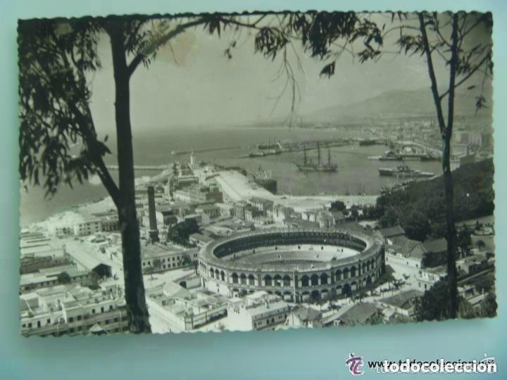 Postales: POSTAL EN BLANCO Y NEGRO DE MALAGA : PLAZA DE TOROS Y PUERTO.