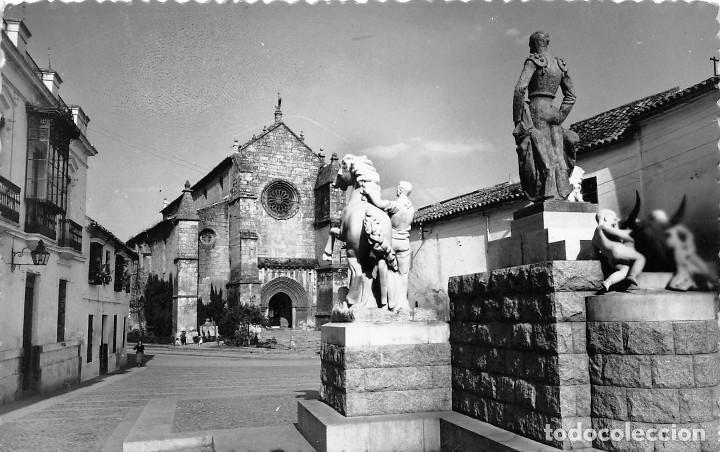 Postales: C&Oacute;RDOBA.-MONUMENTO A MANOLETE. PLAZA CONDE