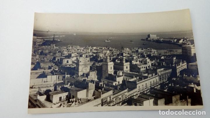 Postales: POSTAL DE CADIZ ANTIGUA VISTA PARCIAL CIRCULADA A&Ntilde;OS 50 ED. AISA