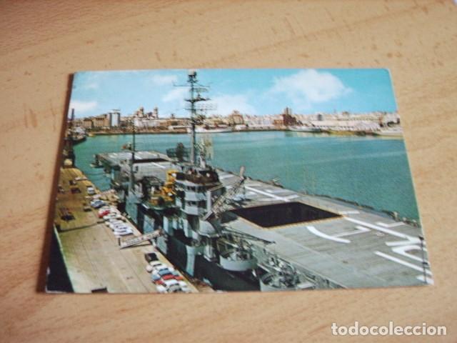 Postales: CADIZ --PORTAHELICOPTEROS  ( DEDALO ) Y VISTA DEL PUERTO