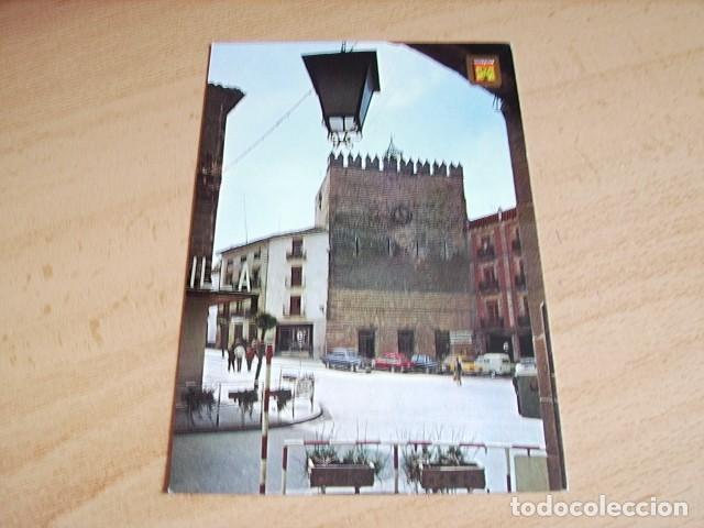 Postales: BAEZA ( JAEN ) PLAZA DEL GENERALISIMO Y TORRE DEL RELOJ - Foto 1