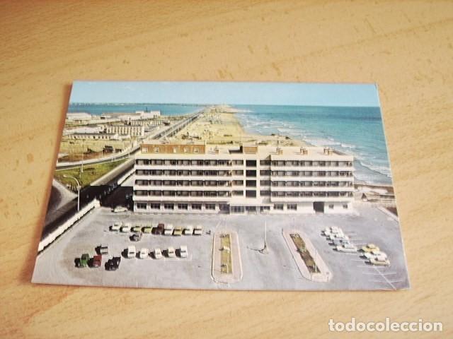 Postales: CADIZ -- RESIDENCIA MILITAR LA CORTADURA Y PLAYA