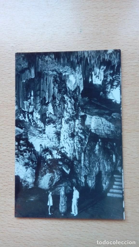 Postales: POSTAL ANTIGUA CUEVAS DE NERJA MALAGA PIEDRA DE LOS ENAMORADOS CIRCULADA EDICIONES SOM-CEREZO