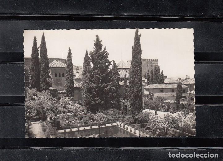 Postales: 28.- GRABNADA. LA ALHAMBRA. JARDINES DEL PORTAL