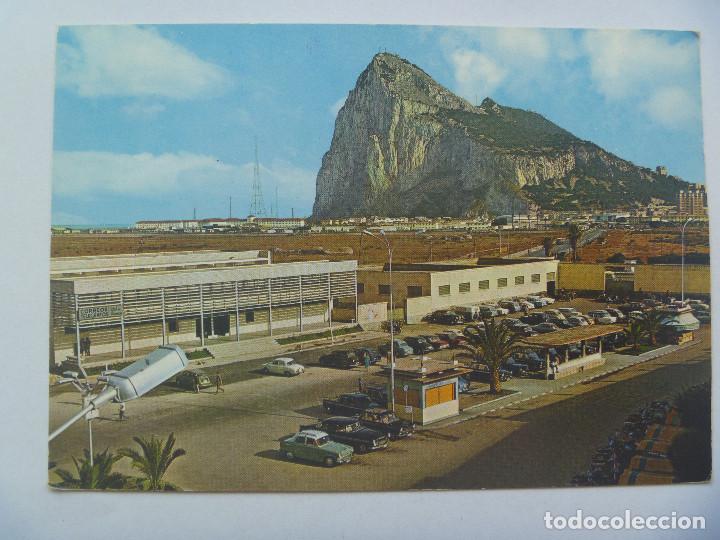 Postales: POSTAL DEL PE&Ntilde;ON DE GIBRALTAR . A&Ntilde;OS 60 . COCHES DE EPOCA