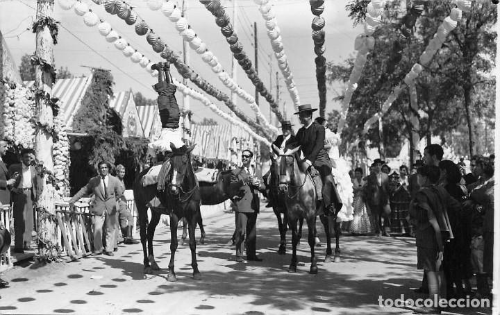 Postales: FERIA DE SEVILLA.- ACROBACIA A CABALLO