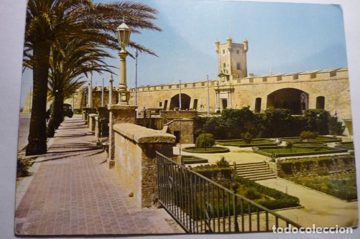 Postkarten: postal cadiz puerta tierra