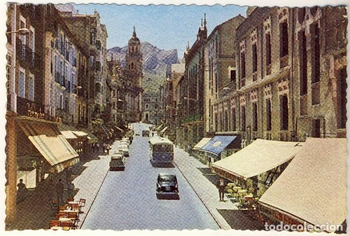 Postales: JAEN.- VISTA DE LA CALLE BERNAB&Eacute; SORIANO, CON LA CATEDRAL AL FONDO.- A&Ntilde;OS 60.-SIN USAR.-