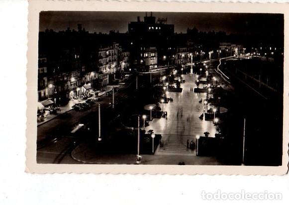 Cartoline: TARJETA POSTAL FOTOGRAFICA DE CADIZ. NOCTURNAS DE LA AVENIDA DE RQAMON DE CARRANZA. ED. AMAYA.