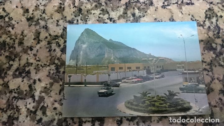 Postales: POSTAL LA LINEA DE LA CONCEPCION EL PE&Ntilde;ON DE GIBRALTAR  ESCRITA