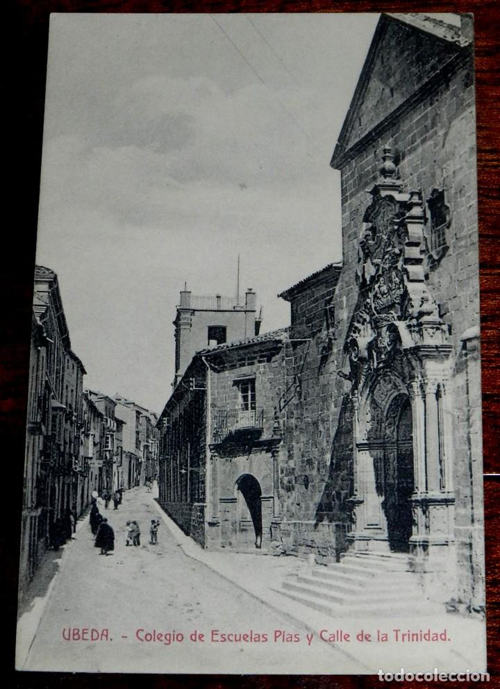 Postales: ANTIGUA POSTAL DE UBEDA (JAEN) COLEGIO DE ESCUELAS PIAS Y CALLE DE LA TRINIDAD, SERIE I, IMPRENTA DE