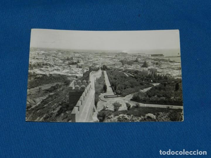 Postales: 1020 ALMERIA - ALCAZABA Y VISTA PARCIAL , CIRCULADA , SE&Ntilde;ALES DE USO
