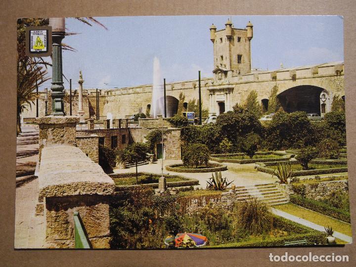 Postales: Imagenes escudo de oro. Castillos y fortalezas. Puerta de Tierra. Cadis n.7 Circulada 1971