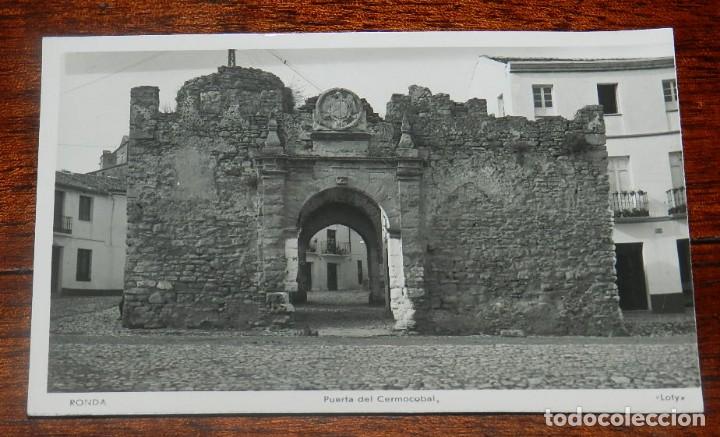 Cartoline: FOTO POSTAL DE RONDA, MALAGA, PUERTA DE ALMOCABAR, ED. LOTY, (EN LA POSTAL PONE CERMOCOBAL), NO CIRC