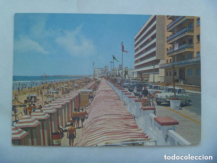 Postales: POSTAL DE CADIZ : PLAYA DE LA VICTORIA . A&Ntilde;OS 60.