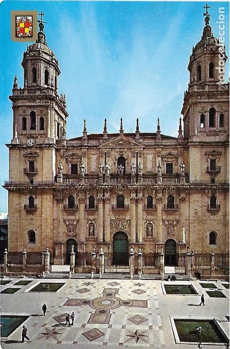 Postales: JAEN - FACHADA CATEDRAL Y PLAZA DE SANTA MARIA  (A&Ntilde;OS 70)