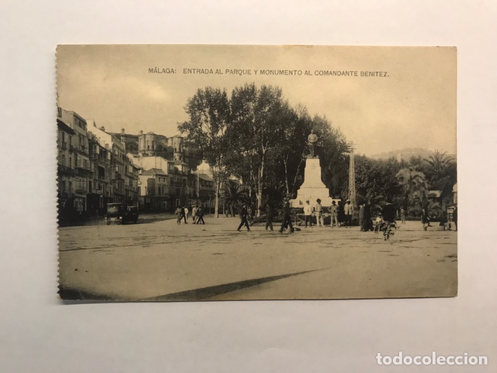 Postales: MALAGA. Postal. Animada. Entrada al Parque y Monumento al Comandante Benitez.(h.1930?)