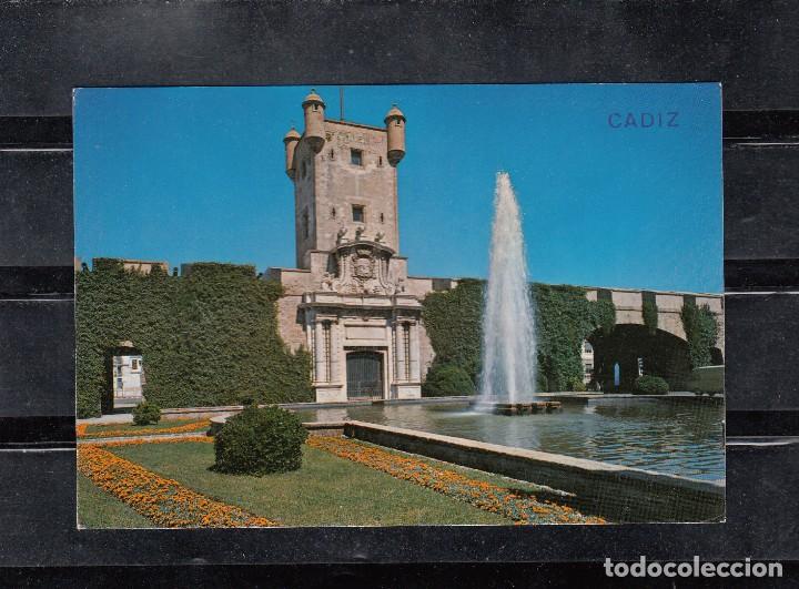 Postales: 70 - CADIZ. PUERTAS DE TIERRA