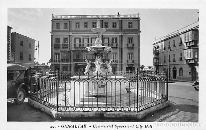 Postales: GIBRALTAR.- COMMERCIAL SQUARE AND CITY HALL