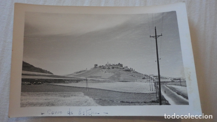 Postales: ANTIGUA POSTAL FOTOGRAFICA.VISTA DEL CERRO DE ESTEPA.SEVILLA 1960
