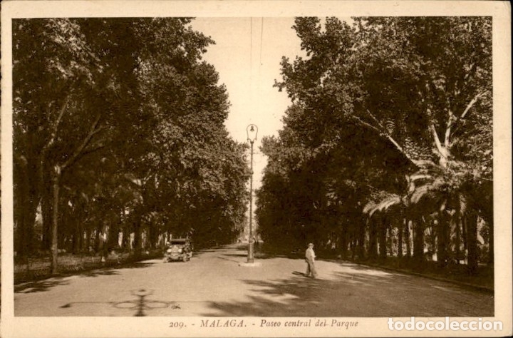 Postales: Malaga. Paseo central del parque &ndash; 209 . L. Roisin