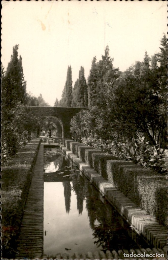 Postales: Malaga. Jardines de puerta oscura &ndash; Garcia Garrabella