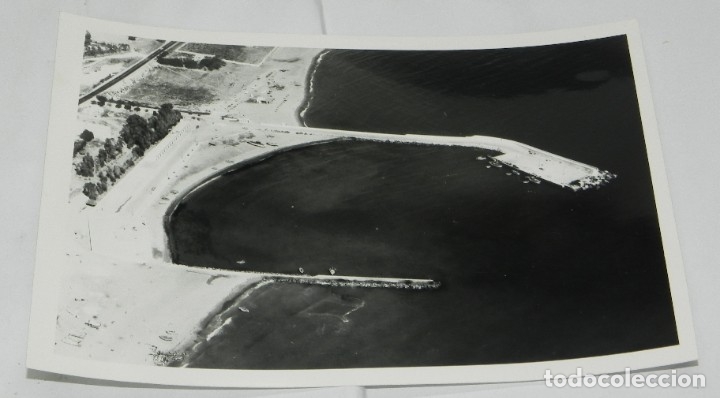 Postales: ANTIGUA FOTOGRAFIA AEREA DE EL PUERTO DE MARBELLA (MALAGA), MIDE 18 X 13 CMS. EL ESCANER NO HACE JUS