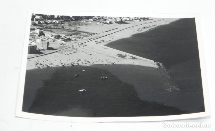 Postales: ANTIGUA FOTOGRAFIA AEREA DE EL PUERTO DE FUENGIROLA (MALAGA), MIDE 18 X 13 CMS. EL ESCANER NO HACE J