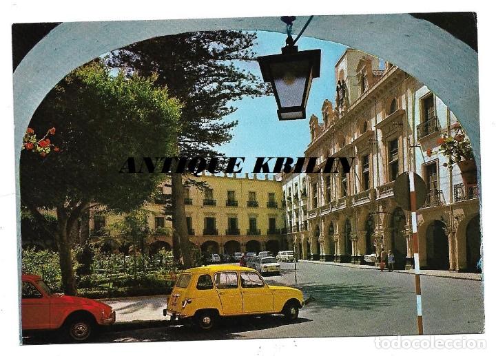 Postales: ALMERIA N&ordm; 7059 PLAZA VIEJA Y AYUNTAMIENTO .- EDICION BEASCOA .- RENAULT 4