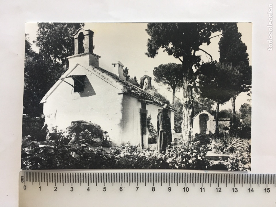 Postales: POSTAL. CORDOBA. UNA DE LAS ERMITAS CON ERMITA&Ntilde;O. ED. ARRIBAS. H. 1958?.