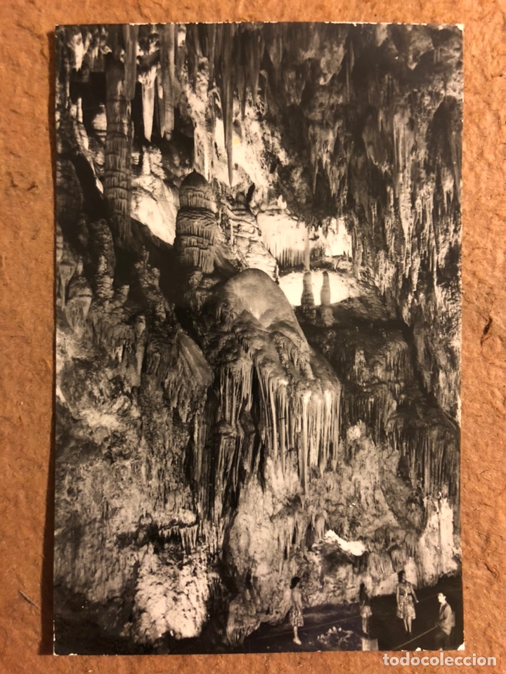 Postkarten: CUEVA DE NERJA, SALA DE LAS CASCADAS. POSTAL SIN CIRCULAR EDICIONES SOM-CEREZO N&deg; 25 (1960).